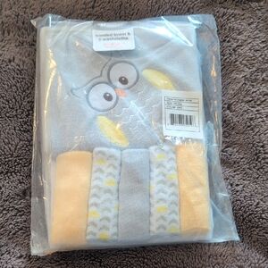 Gray and Yellow Owl Hooded Towel Set